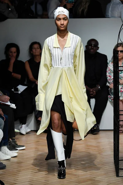 Look 8